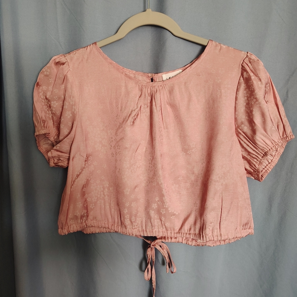 Le Lis Crop Top SZ M Pink